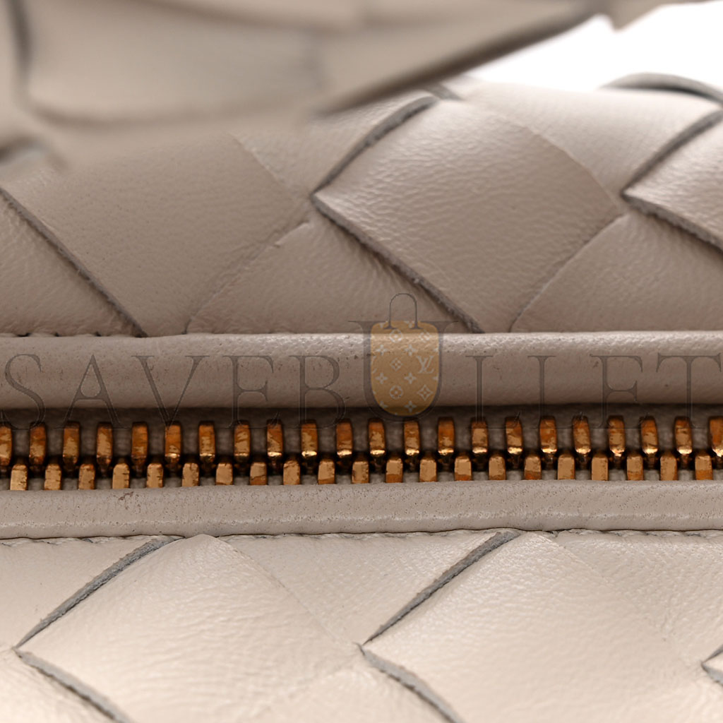 BOTTEGA VENETA NAPPA INTRECCIATO MINI JODIE CHALK (24*13*6cm) BOTTEGA VENETA NAPPA INTRECCIATO MINI JODIE CHALK (24*13*6cm)